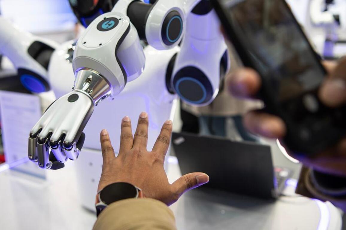 Why can't AI serve as qualified doctors despite high test scores?