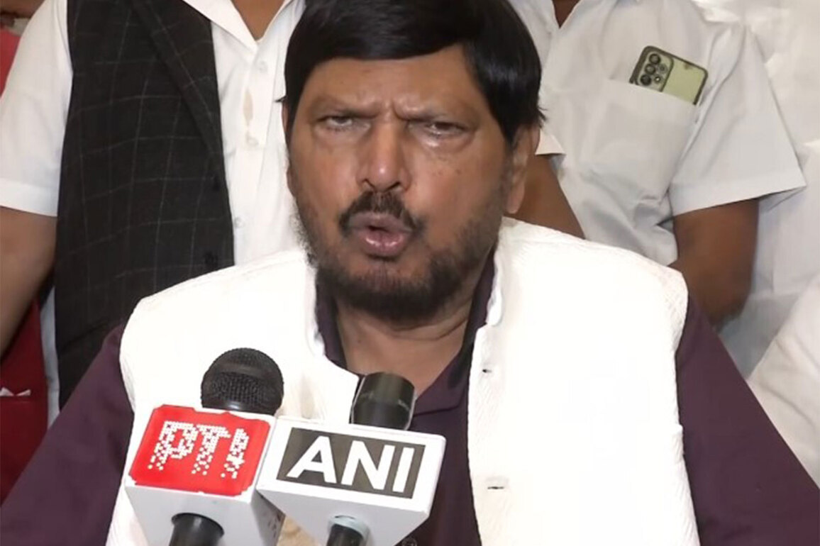 "Great, revolutionary decision": Union Minister Athawale on Women's Reservation Bill