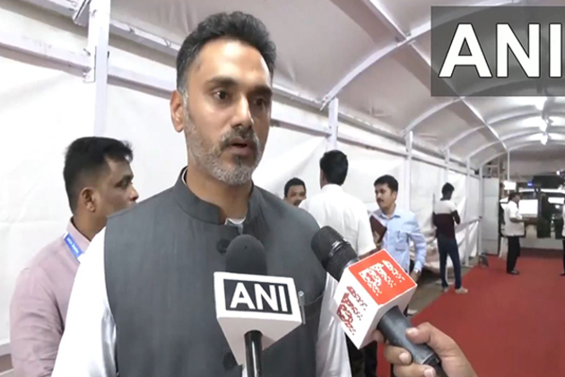 "Pak buoy drifted into Indian waters due to sea currents": Maharashtra minister says inquiry initiated