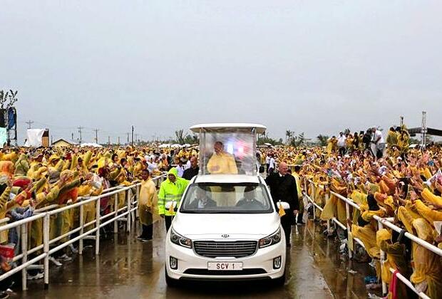 Pope Francis' Mass in East Timor draws 600,000 people