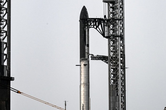 SpaceX IPO's hot trade ETF's two-month, $2.6 billion liftoff