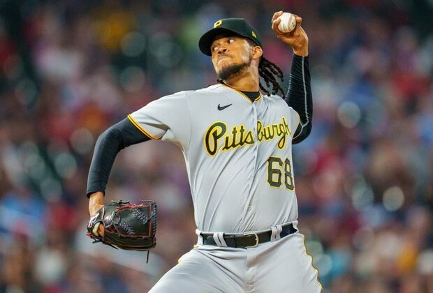 Pirates place LHP Angel Perdomo on IL, activate RHP Dauri Moreta