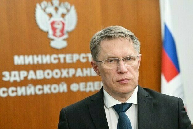 Russian health minister saves tourist mid-flight 
