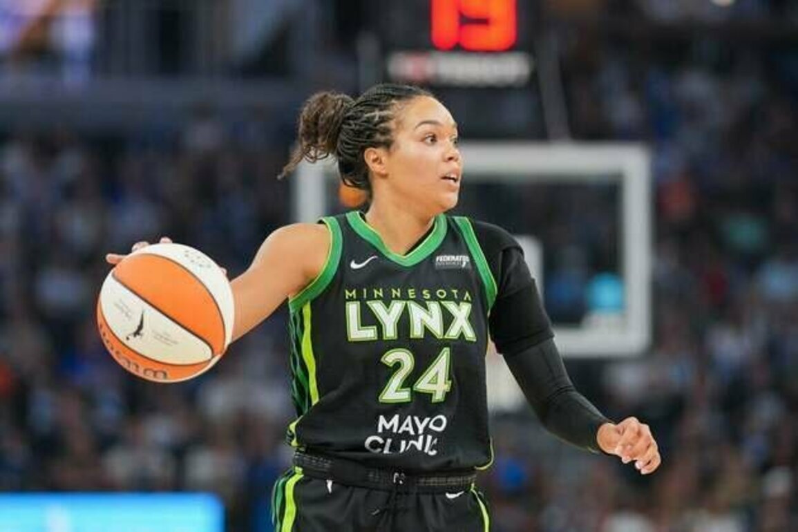 Lynx F Napheesa Collier departs with ankle injury