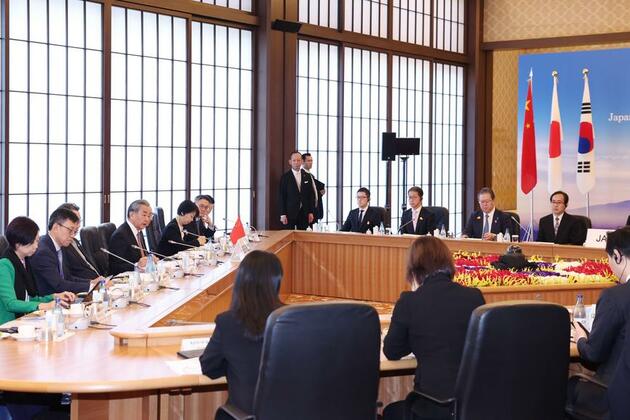 Column: Joining hands amid uncertainties -- an opportune time for closer China-Japan-S. Korea cooperation