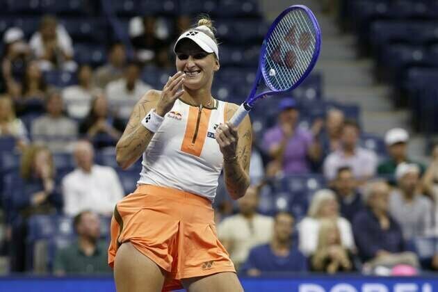 Elena Rybakina jumps past Mirra Andreeva for last WTA Finals spot