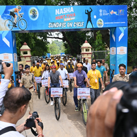 Union Minister Mandaviya encourages youth to take up cycling for fit and drug-free India during Sundays on Cycle in Varanasi