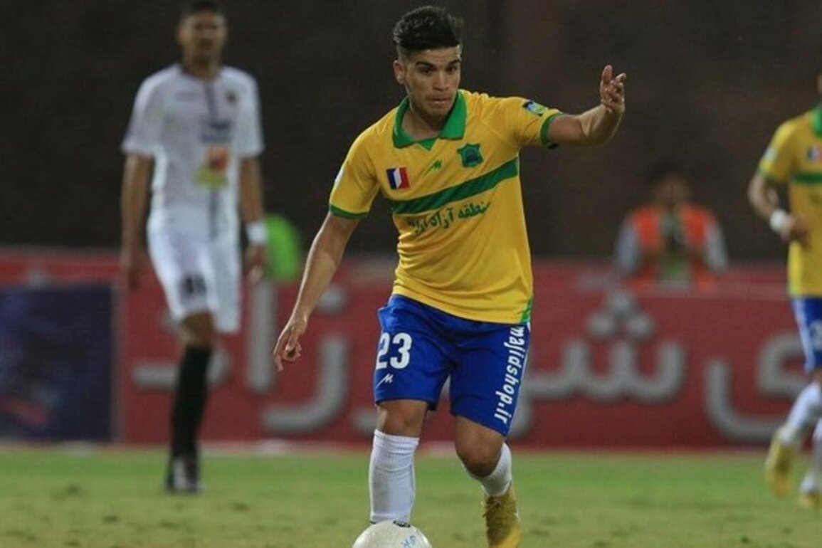 Sanat Naft Midfielder Mojademi Joins Muaither