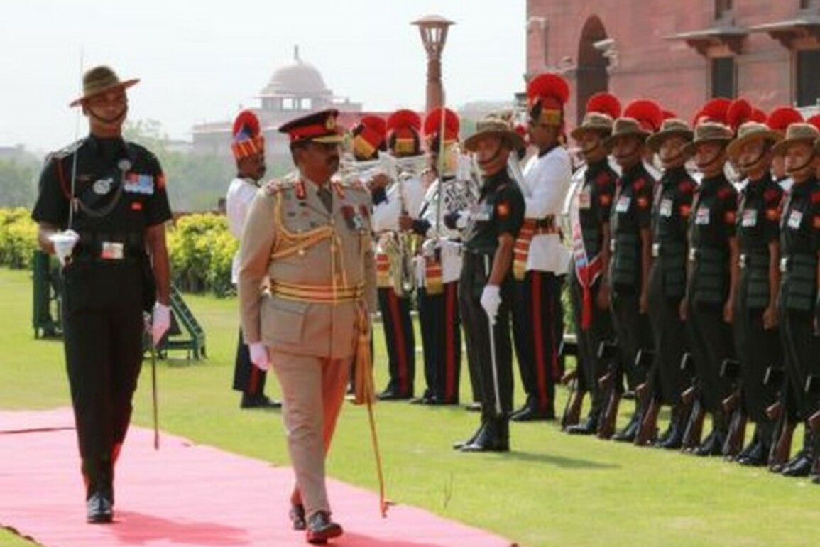 Lt General BKGM Lasantha Rodrigo, Commander of Sri Lanka Army reaches India