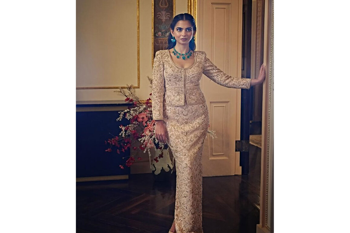 Isha Ambani dazzles in pink zardozi outfit with jewellery from her mother Nita Ambani's collection at British Museum Ball