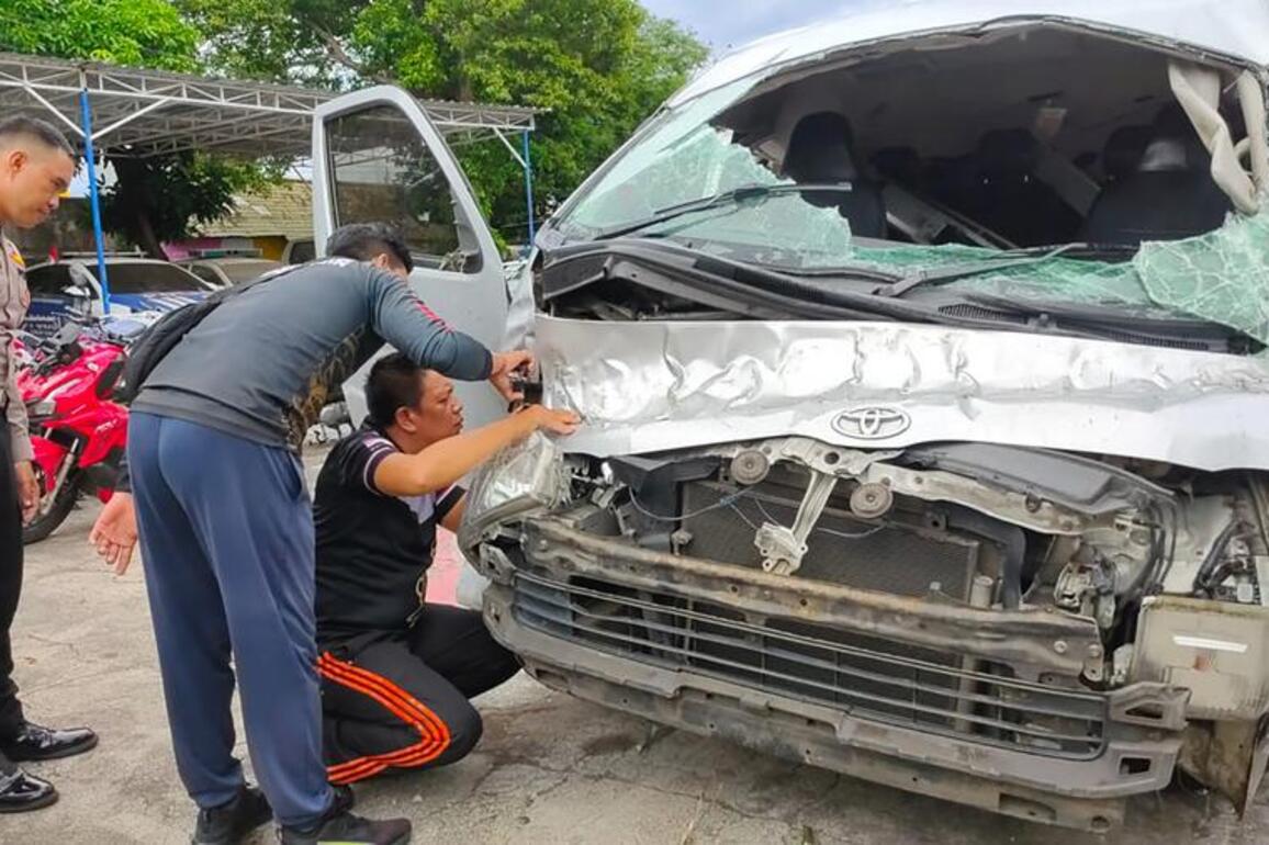 5 Chinese nationals killed, 8 injured in traffic accident in Indonesia's Bali