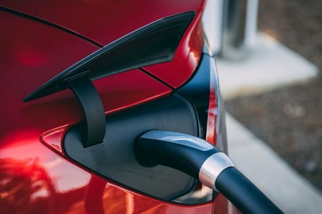Can fuel cell cars compete with the EV boom