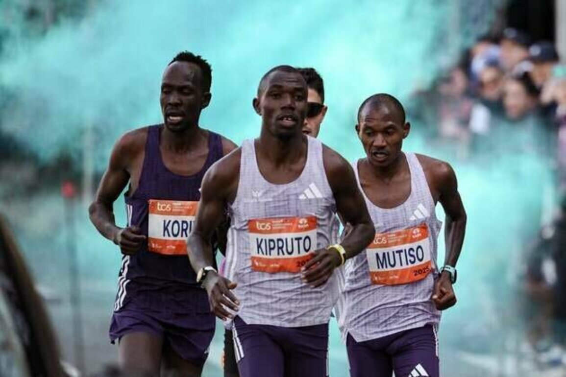 Hellen Obiri sets NYC Marathon record, Benson Kipruto wins
