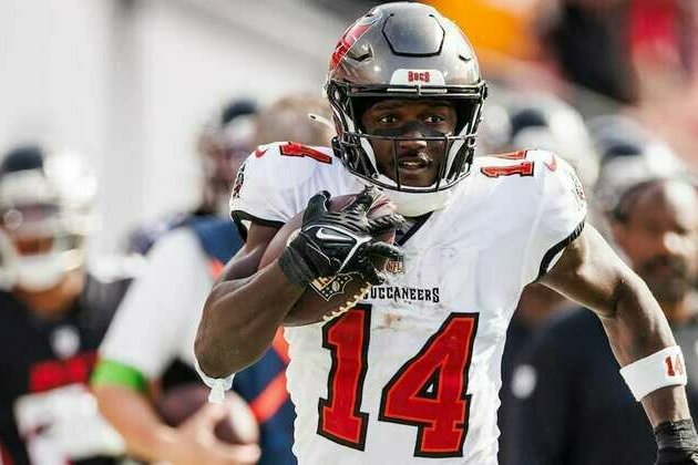 Bucs, Chris Godwin Extend Negotiating Period