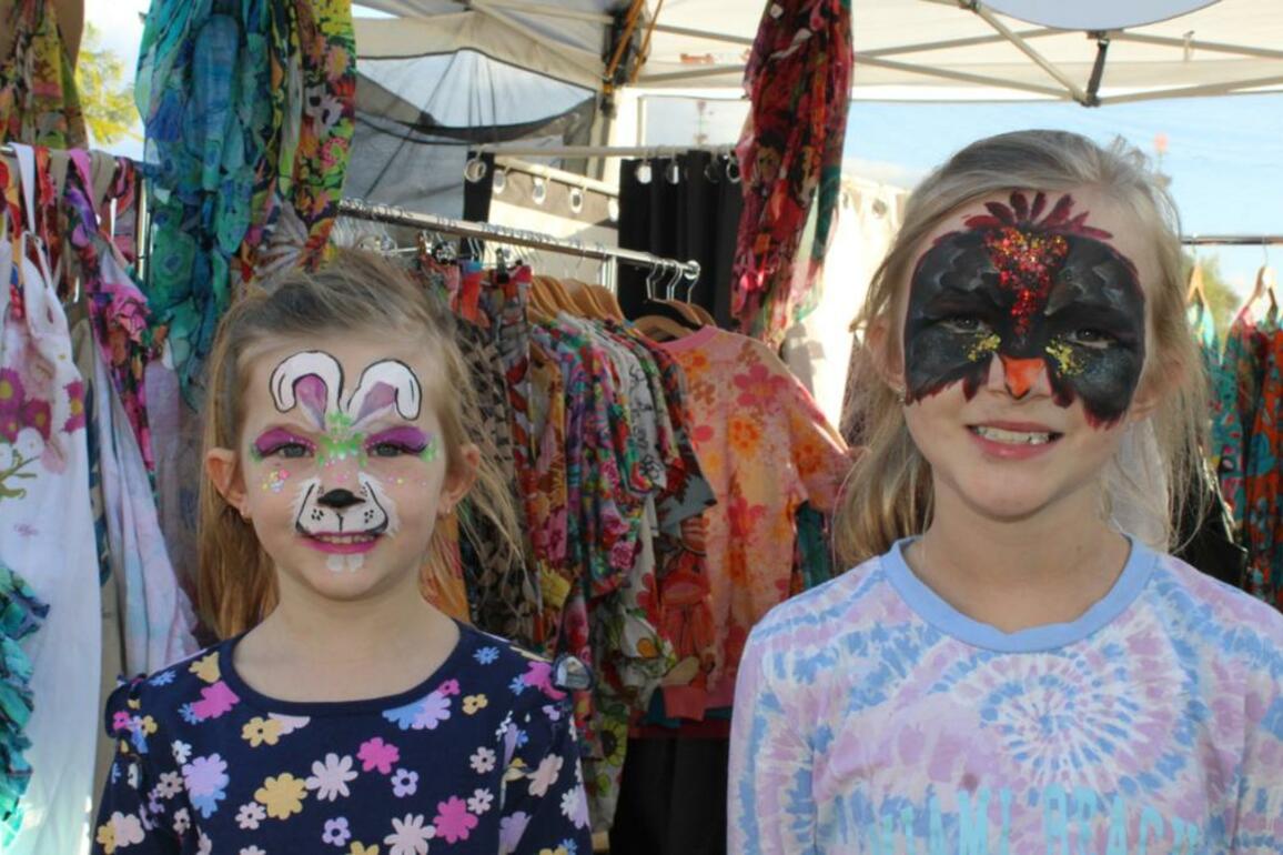 Donnybrook Apple Festival draws interest of many at Easter Saturday celebrations