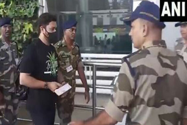 MS Dhoni leaves for Delhi ahead of IPL 2025