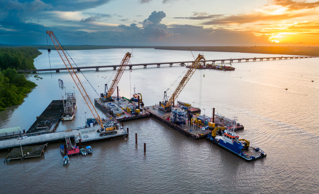 The Liebherr vertical line finder prevents swaying when the load is lifted