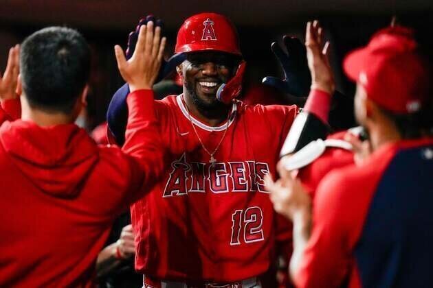 After offensive barrage, Angels vie for another win over Reds