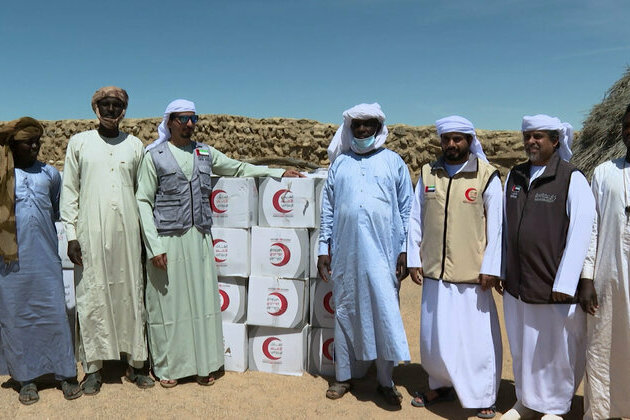 UAE humanitarian team distributes food baskets to residents of Chadian city of Amdjarass