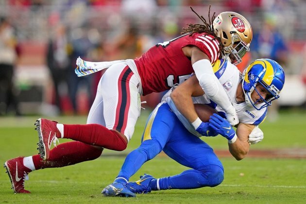 49ers defense shuts down rival Rams