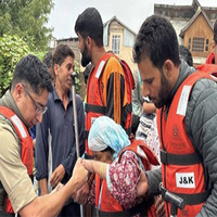 J-K: Srinagar Police leads evacuation, relocation efforts amid challenging weather conditions