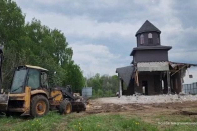'Satanic Temple' torn down near Moscow (VIDEO)