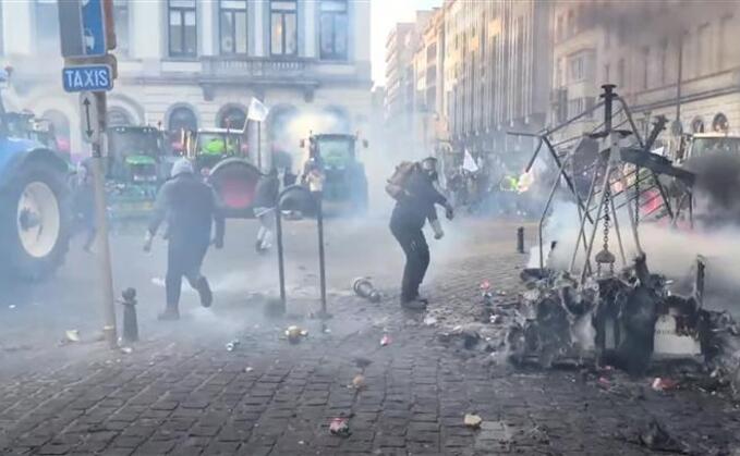EU- Mercosur free-trade deal protests in Brussels become violent 