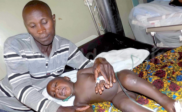 Omwana ng’akyali mu ddwaaliro e Mulago. Omwana ng’akyali mu ddwaaliro e Mulago.