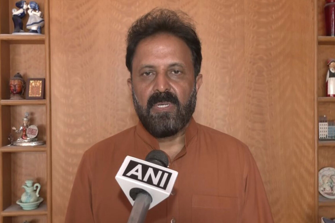 "Complete dictatorship of PM Modi and central government": Congress leader Madhu Goud Yaskhi on LS row