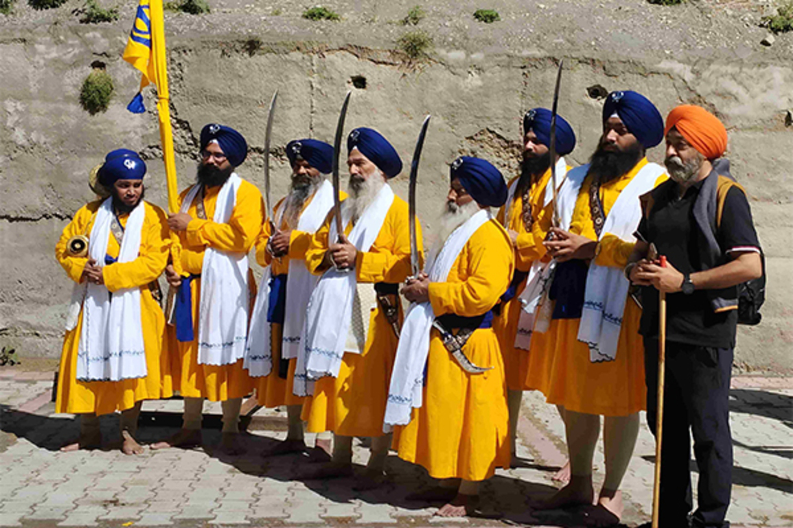 Uttarakhand: Chamoli Police escort first group of Sikh pilgrims for Shri Hemkund Sahib Yatra 2025