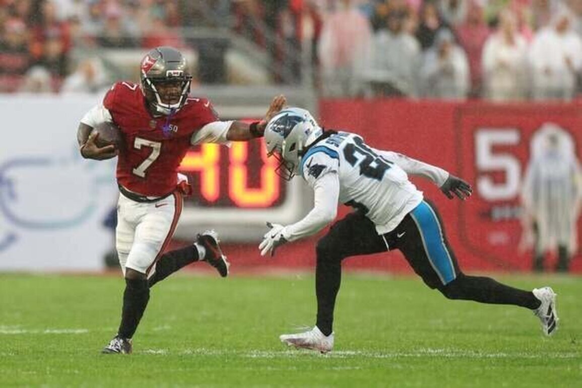 Bucs' Bucky Irving unable to participate at OTAs after surgery