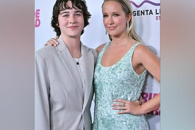Anna Camp, girlfriend Jade Whipkey make red carpet debut