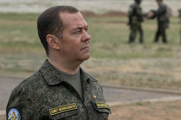 Zelensky could be killed by his masters Medvedev