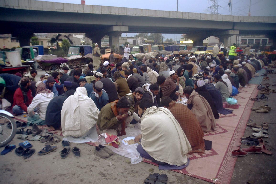 PAKISTAN-PESHAWAR-RAMADAN-IFTAR