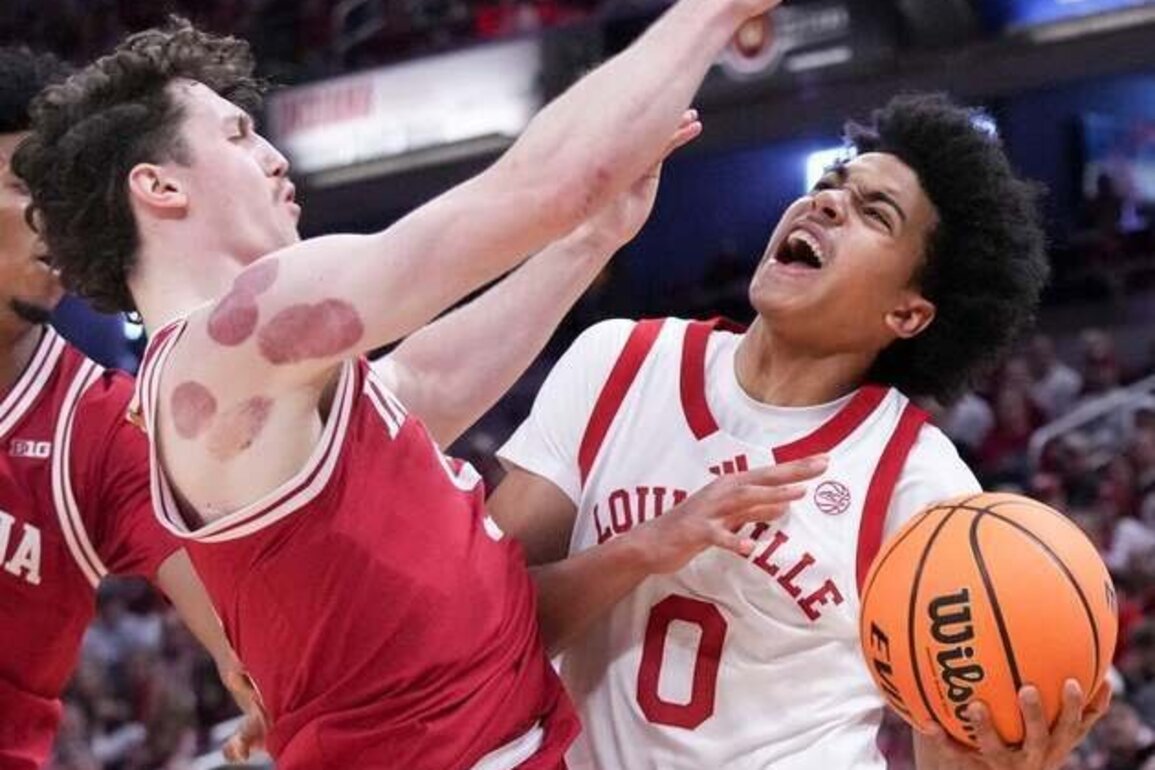 No. 20 Louisville regroups after rout, hosts surging SMU