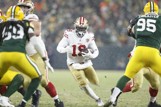 Niners stun Packers on last-second FG, 13-10