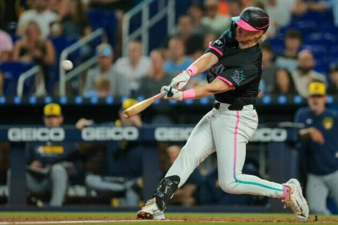 Surging Marlins storm back to beat Brewers