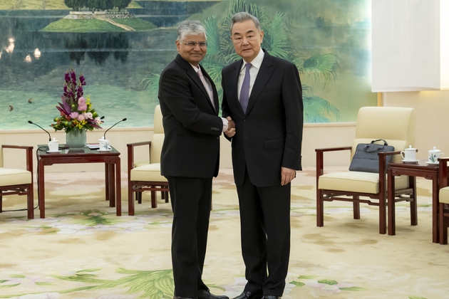 CHINA-BEIJING-WANG YI-OUTGOING INDIAN AMBASSADOR TO CHINA-MEETING (CN)