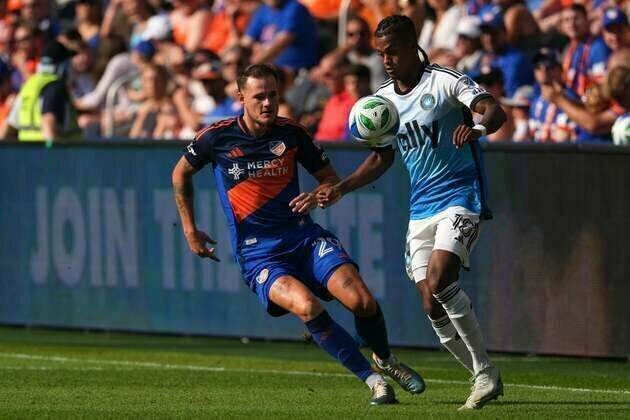 Charlotte FC's Wilfried Zaha's late goal stuns 10-man FC Cincinnati side