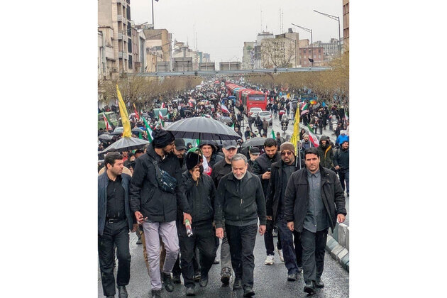 Iranian Foreign Minister Araghchi joins march to mark International Quds Day