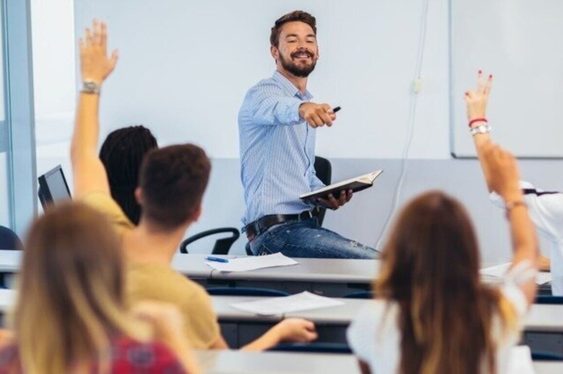 Report: Despite raises, Iowa teacher pay lags national average  