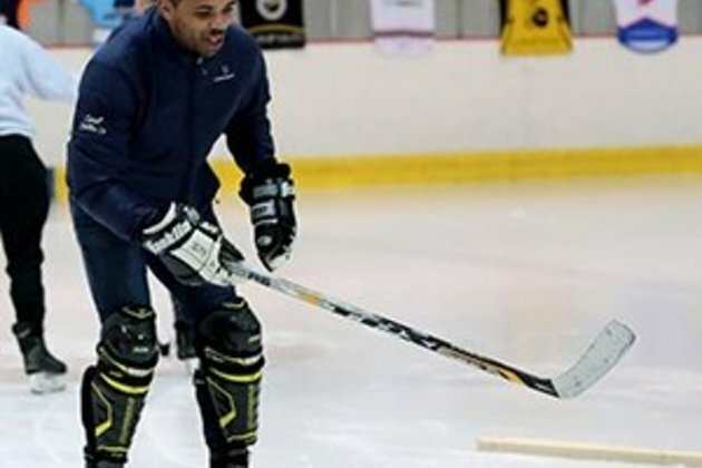 WATCH | Bok legend Habana tries his hand at ... ice hockey!