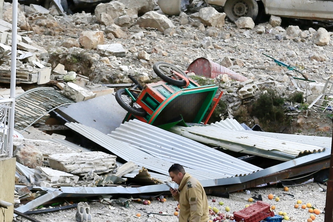 LEBANON-KFAR HATTA-ISRAELI AIRSTRIKES-AFTERMATH