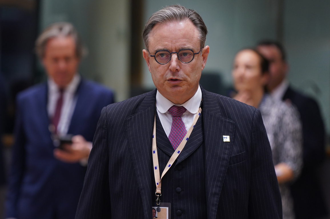 BELGIUM-BRUSSELS-EU-SUMMIT-FROZEN RUSSIAN ASSETS-BELGIAN PM