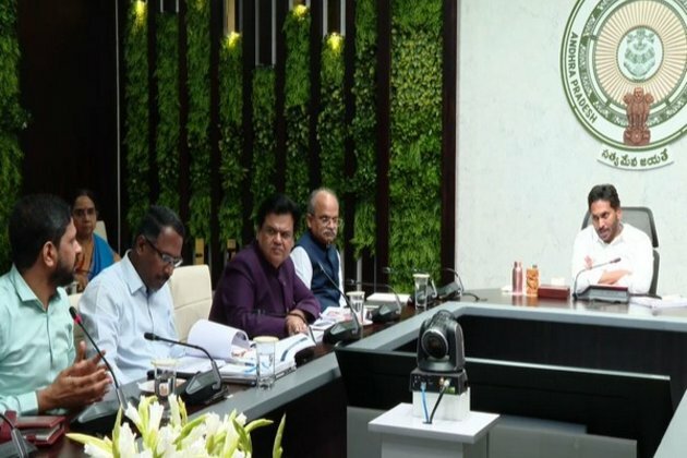 Andhra CM asks officials to distribute second instalment of tabs to students and teachers by this year