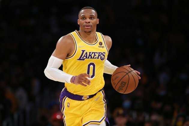 Status of Lakers' stars uncertain for matchup with Thunder