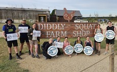 �������� Guardian team set off on mammoth charity walk to raise money for Yellow Wellies and Farms For City Children