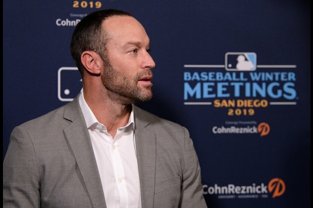 Giants' Nakken becomes first woman on MLB coaching staff
