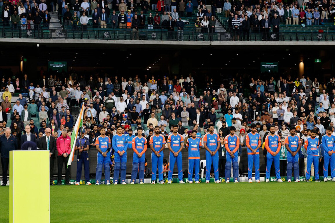 India and Australia players wear black armbands in tribute to teen cricketer Ben Austin