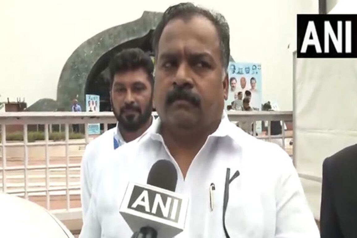 "EC has become agent of BJP": Congress' Manickam Tagore